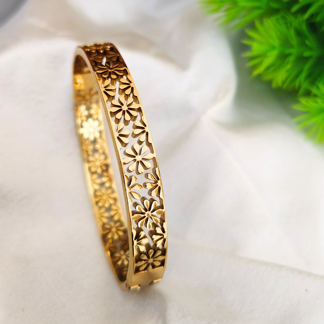 Anti Tarnished 18k Gold Flower Bracelet