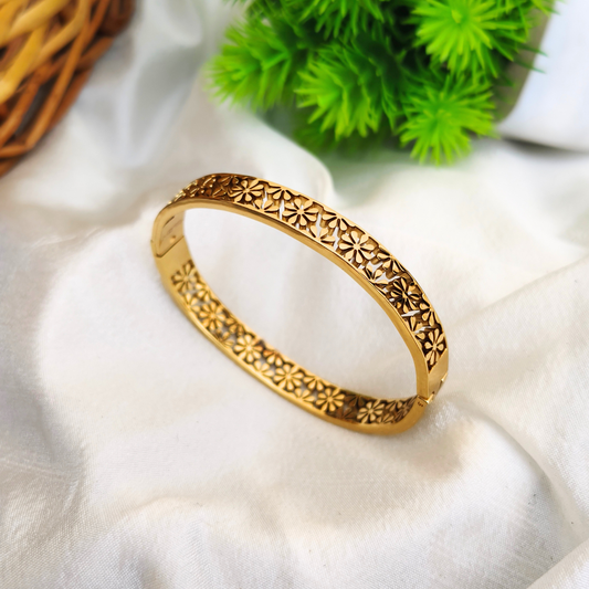 Anti Tarnished 18k Gold Flower Bracelet