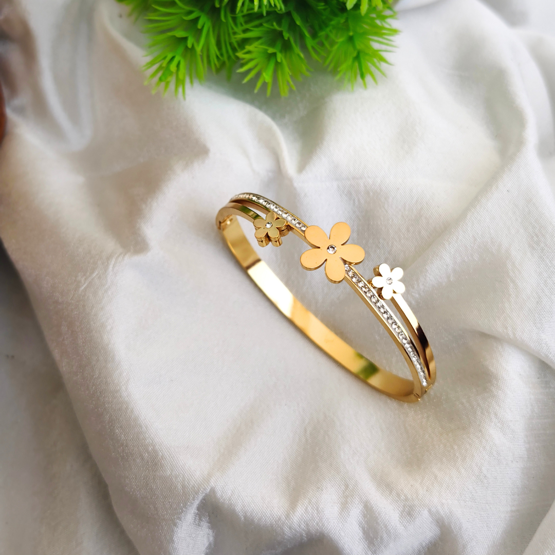Gold Flower Anti Tarnish Stone Work Bracelet
