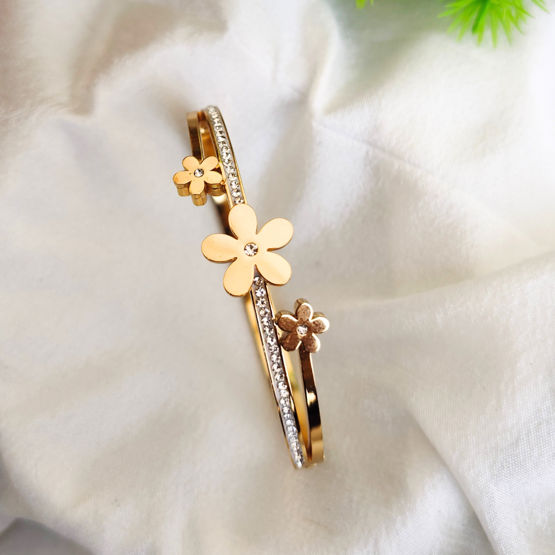 Gold Flower Anti Tarnish Stone Work Bracelet