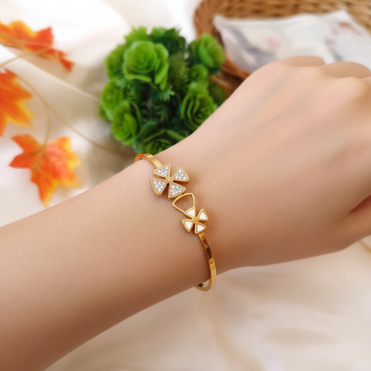 18k Gold Plated Flower Bracelet