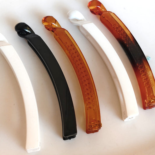 Plain Lock Banana Daily Wear Clip