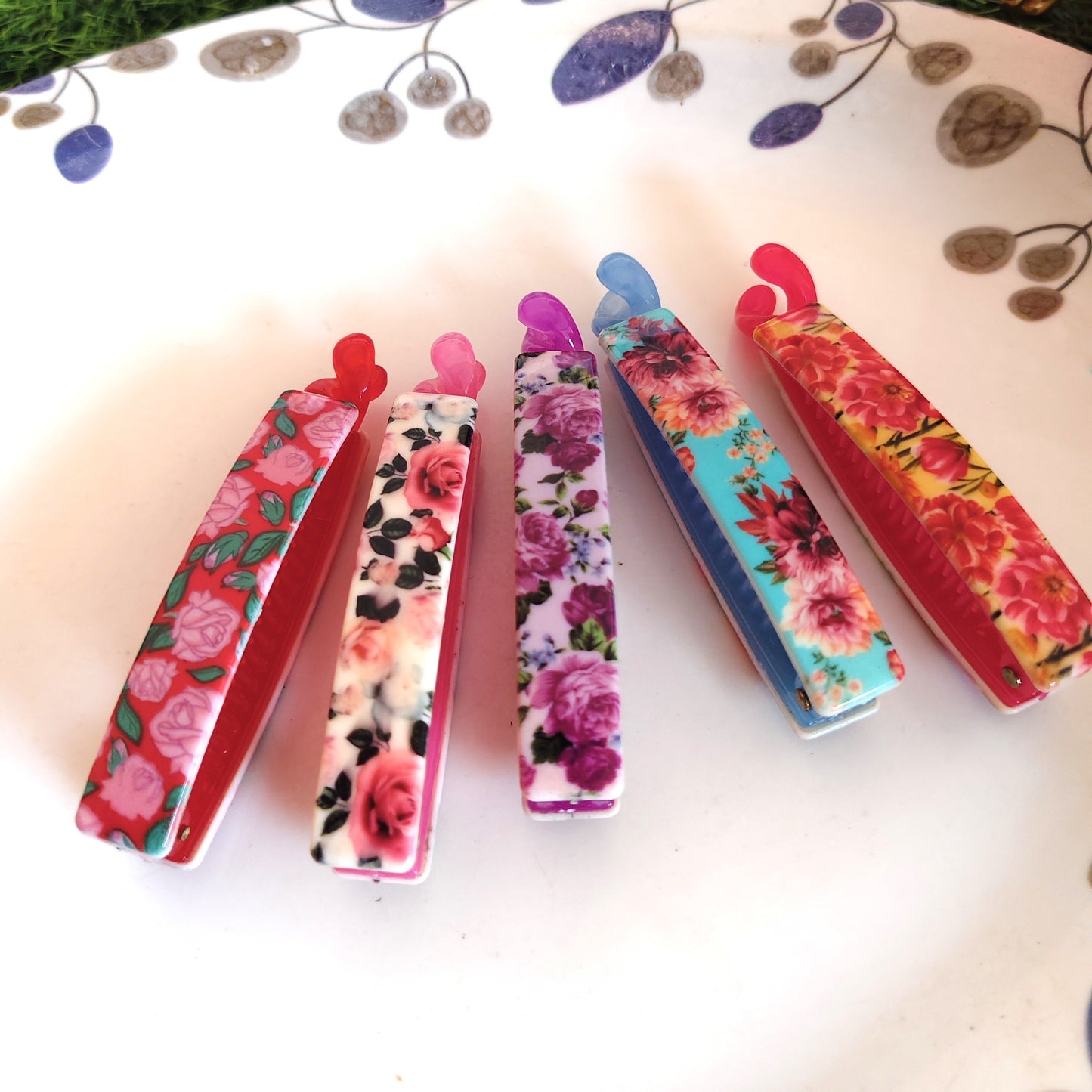 Flower Print Lock Bannana  Daily Wear Clips