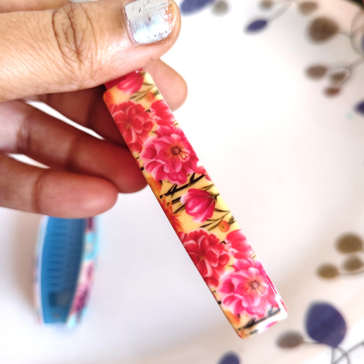 Flower Print Lock Bannana  Daily Wear Clips