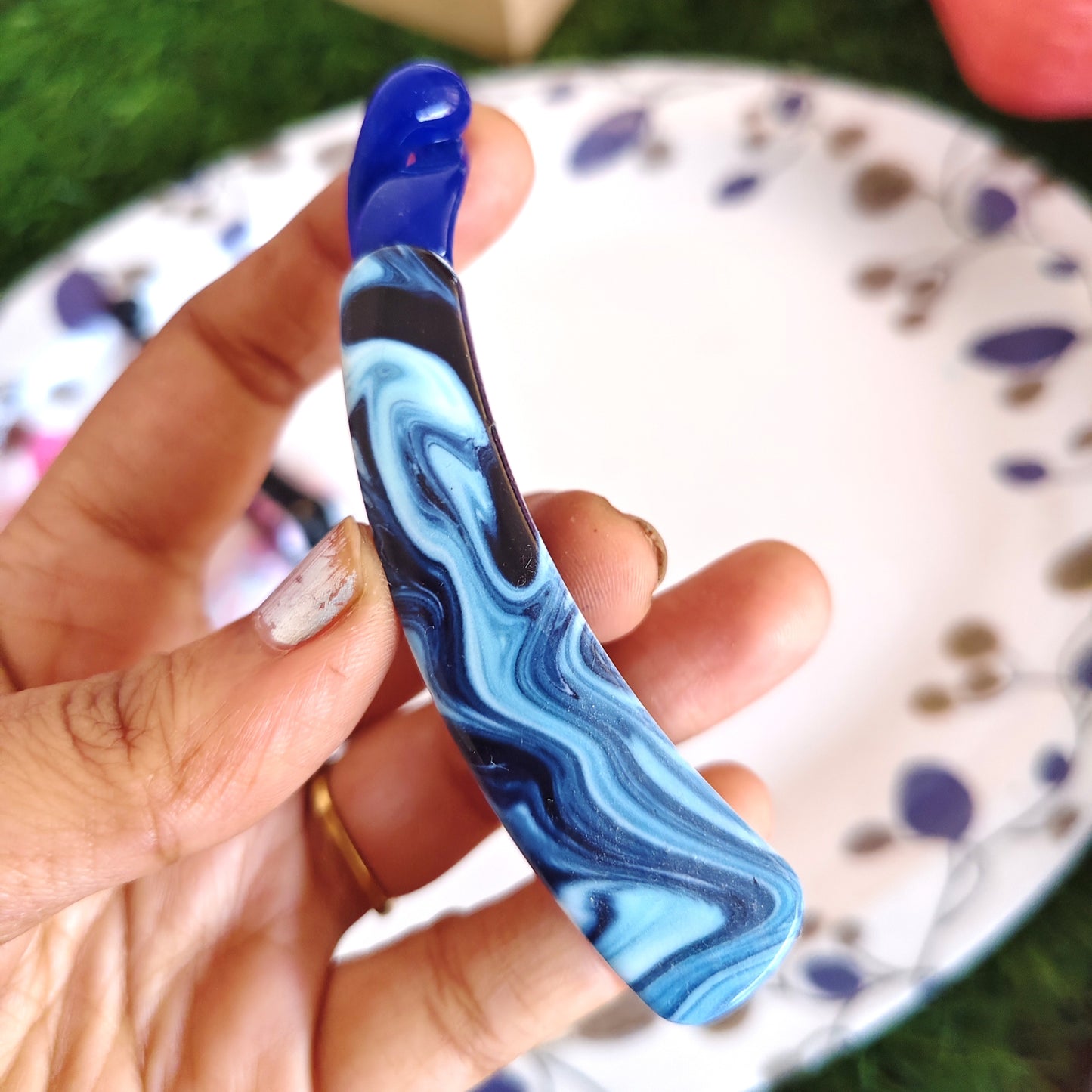 Marble Printed Lock Banana Daily Wear Clips
