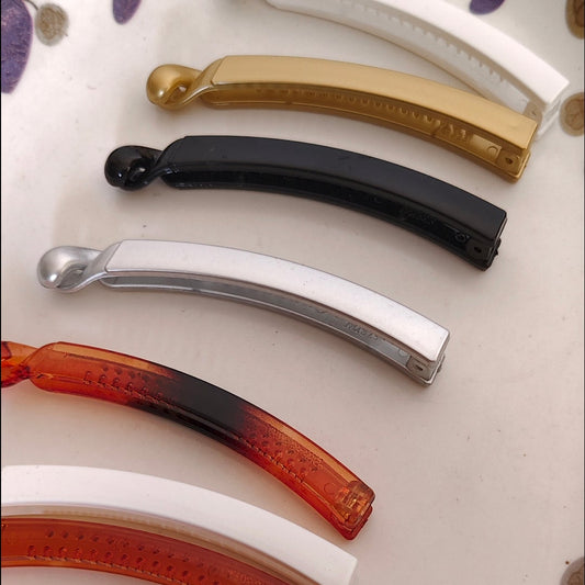 Plain Lock Banana Daily Wear Clip